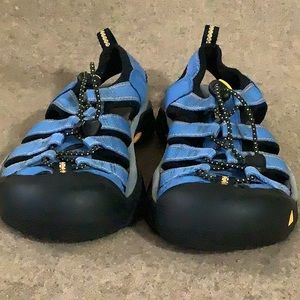 KEEN Sandals Walking/Hiking women’s US Size 6.